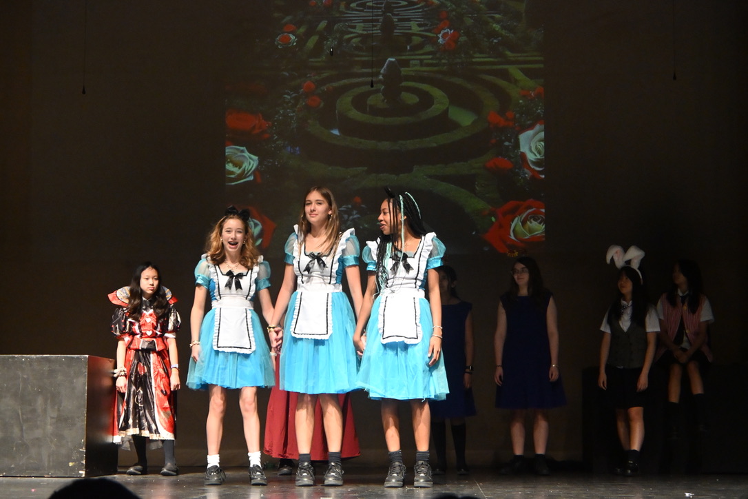 Alice in Wonderland production moment 13